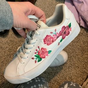 Nike custom court tennis shoes